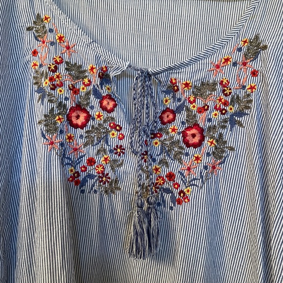 Sonoma Tops - Blue & White Summer Peplum Blouse w/embroidery Detail 3X